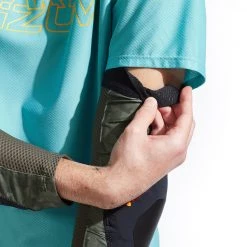 Pearl IZUMi Elevate Elbow Guard Warmers & Protection 60 Pearl IZUMi Elevate Elbow Guard Warmers & Protection