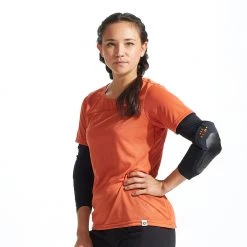 Pearl IZUMi Elevate Elbow Guard Warmers & Protection 57 Pearl IZUMi Elevate Elbow Guard Warmers & Protection