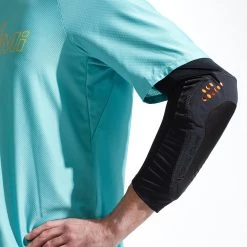 Pearl IZUMi Elevate Elbow Guard Warmers & Protection 46 Pearl IZUMi Elevate Elbow Guard Warmers & Protection