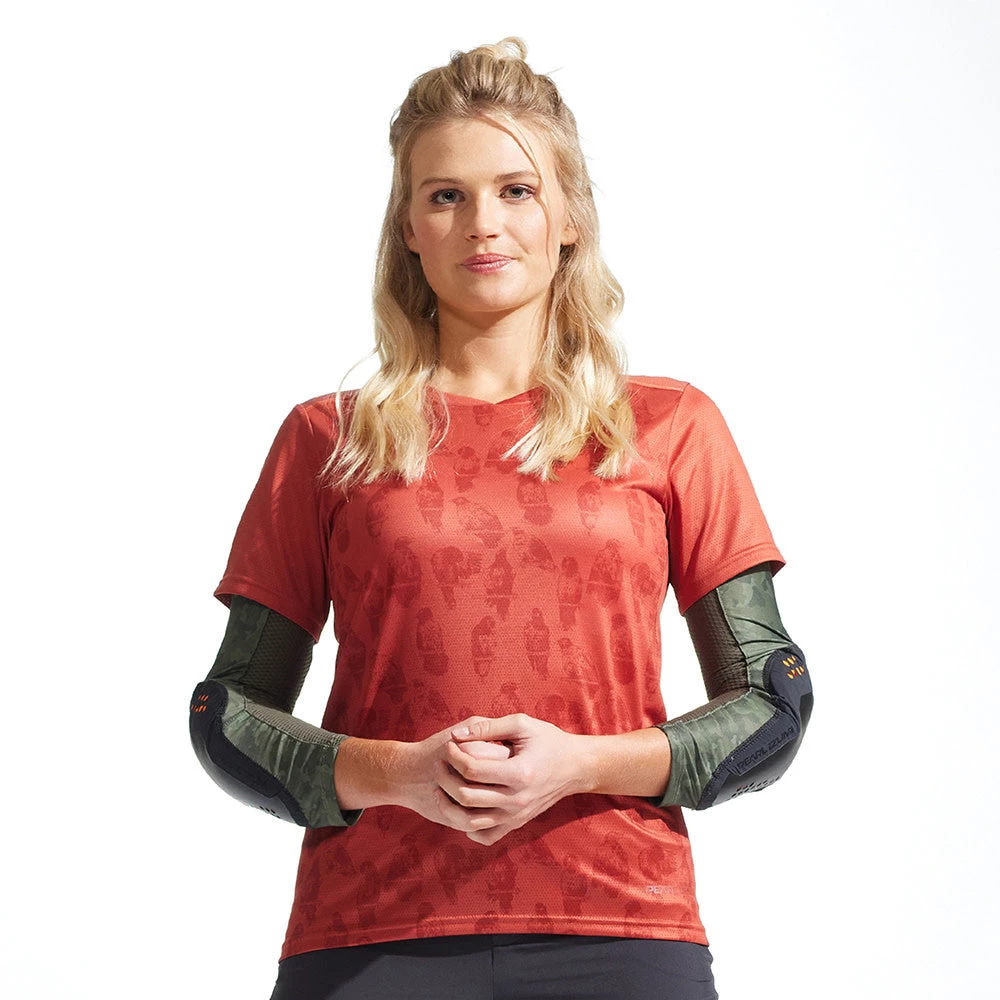 Pearl IZUMi Elevate Elbow Guard Warmers & Protection 37 Pearl IZUMi Elevate Elbow Guard Warmers & Protection