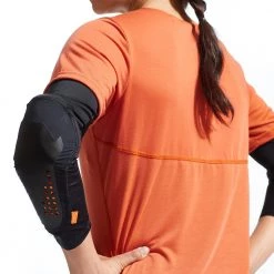 Pearl IZUMi Elevate Elbow Guard Warmers & Protection 55 Pearl IZUMi Elevate Elbow Guard Warmers & Protection