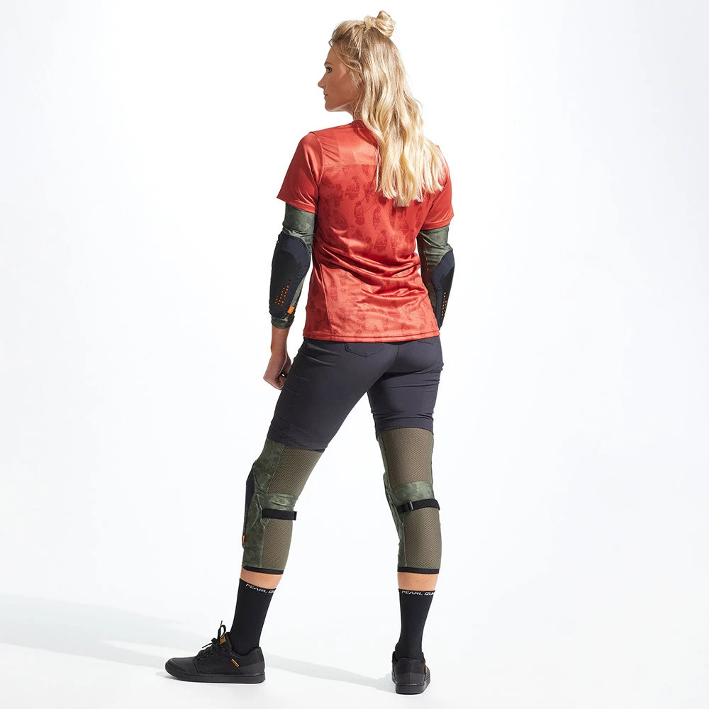 Pearl IZUMi Elevate Elbow Guard Warmers & Protection 30 Pearl IZUMi Elevate Elbow Guard Warmers & Protection